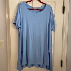 Philosophy tunic w/side slits…baby blue…1X